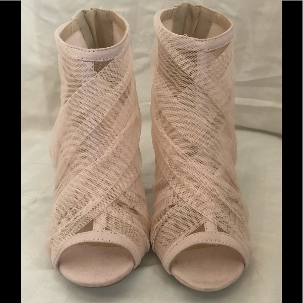 Windsor Cream “Tulle” Layered Stilettos - Picture 3 of 5